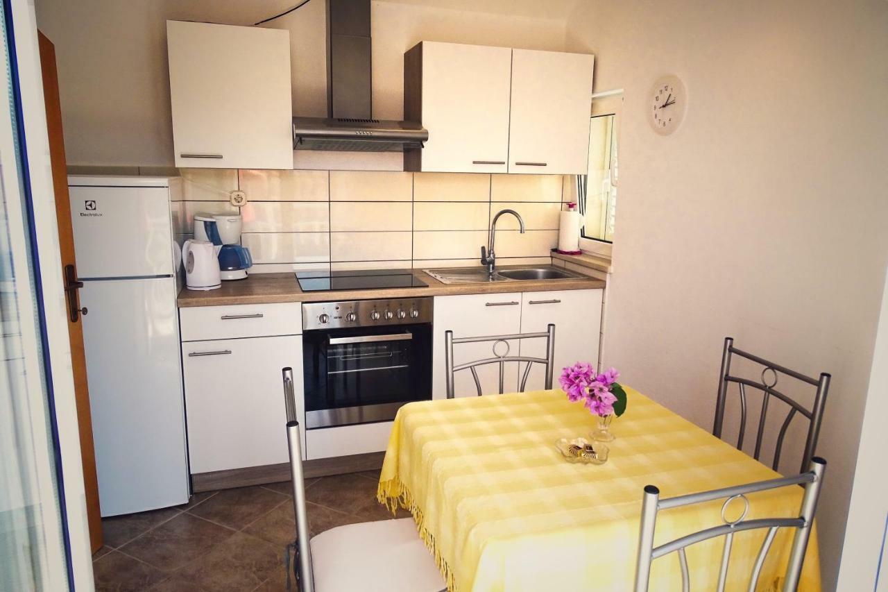 Ruzicin dvor Apartment Povlja  Exterior foto