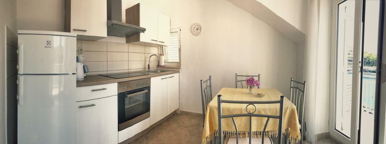 Ruzicin dvor Apartment Povlja  Exterior foto