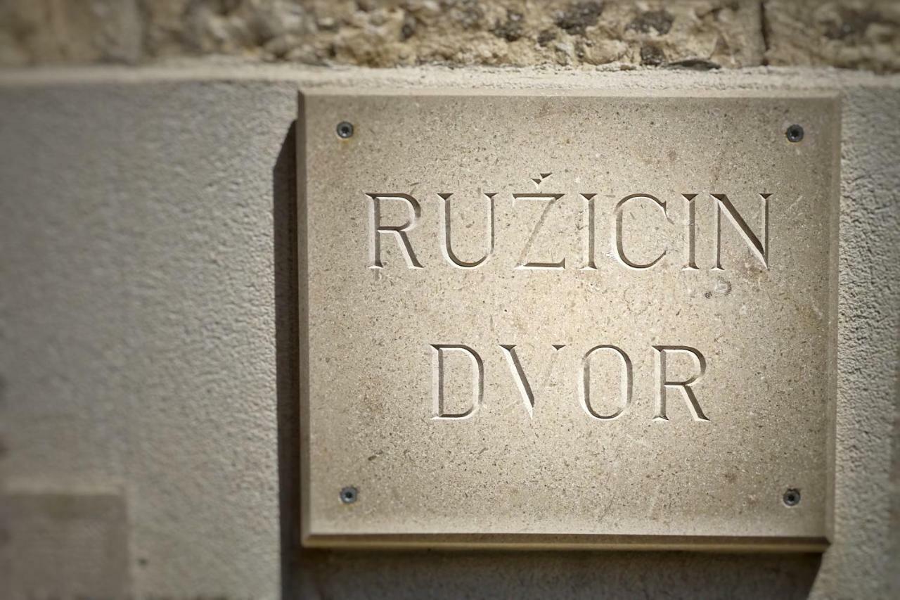Ruzicin dvor Apartment Povlja  Exterior foto