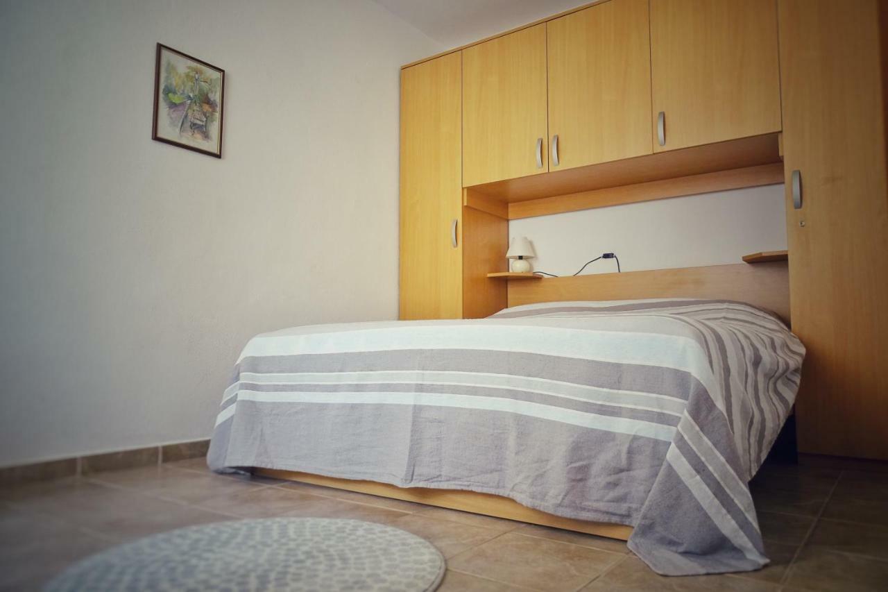 Ruzicin dvor Apartment Povlja  Exterior foto
